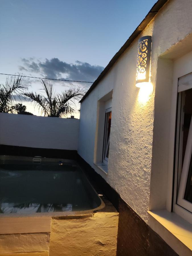 Villa Bali con jacuzzi climatizado y piscina climatizada con jacuzzi Chiclana de la Frontera Exterior foto